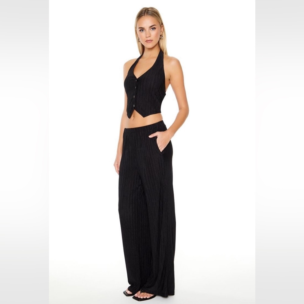 Halter top and pants set 🖤